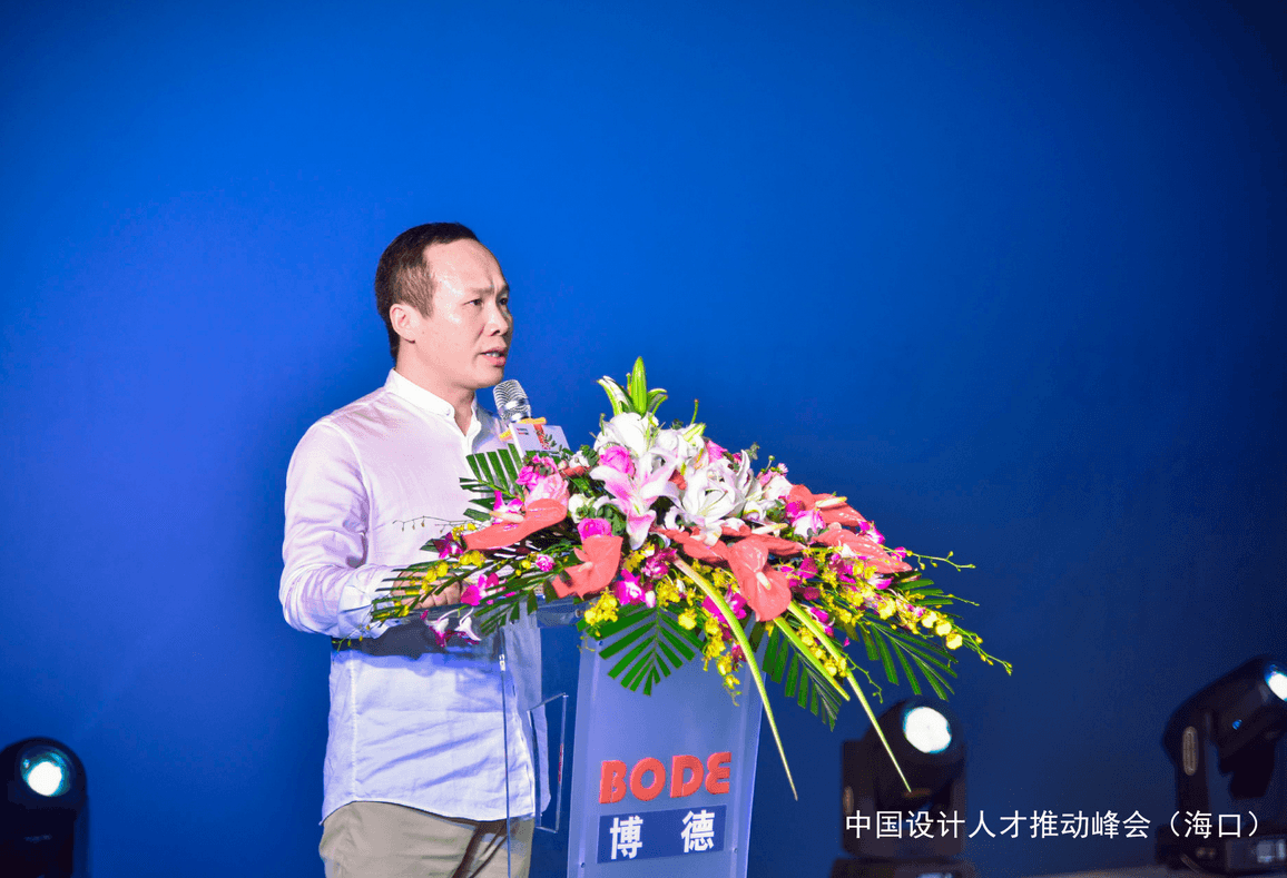中国建筑装饰协会 设计委员会执行主任  吴浩